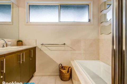 At The Beach - Your Accommodation 4