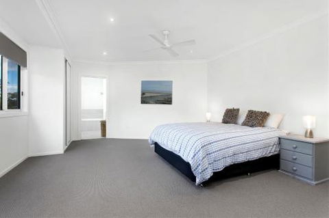 Coastal Retreat - Your Accommodation 2