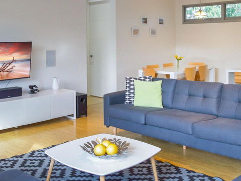 Ironbark On Dolphin - Your Accommodation 6