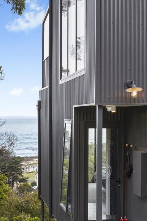 Months & Seasons Momentary Escapes Beach House - Your Accommodation 1