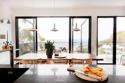 Months & Seasons Momentary Escapes Beach House - Your Accommodation 4