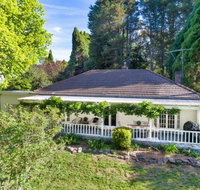 Redwood Cottage Burradoo getaway Southern Highlands 4pm Check Out Sunday