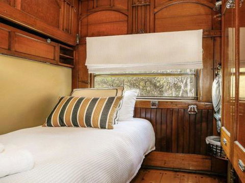 THE ANGAS CARRIAGE Alpine Southern Highlands 4pm Check Out On Sundays - Your Accommodation 3