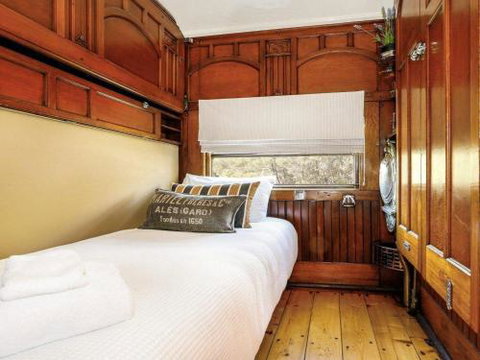 THE ANGAS CARRIAGE Alpine Southern Highlands 4pm Check Out On Sundays - Your Accommodation 4