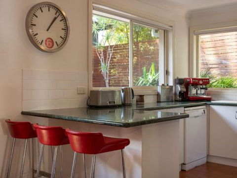 Birdsong At Hyams Beach 4pm Check Out Sundays - Your Accommodation 3