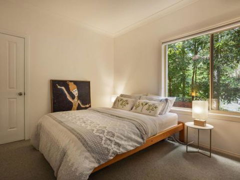 Birdsong At Hyams Beach 4pm Check Out Sundays - Your Accommodation 4