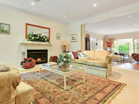 Mirrabooka Burrawang Beautiful Home & 3 Acres Of Gardens In The Southern Highlands - Your Accommodation 4