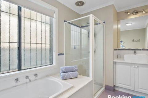 Rye Poolside Escape - Your Accommodation 1