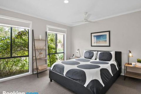 Rye Poolside Escape - Your Accommodation 5