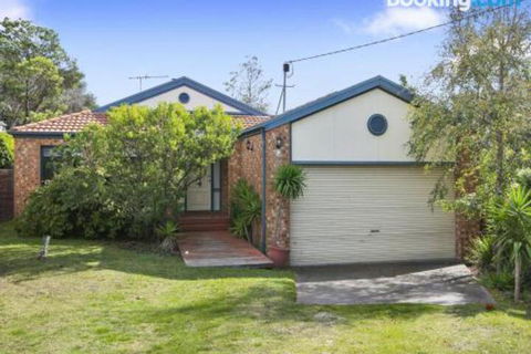 Rye Poolside Escape - Your Accommodation 4
