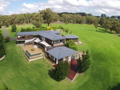 ALPINE LODGE Alpine Southern Highlands 4pm Check Out Sundays - Your Accommodation 4