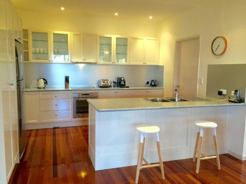The Holiday House - Your Accommodation 5