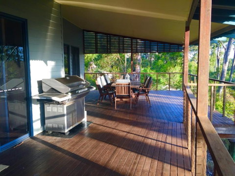 The Holiday House - Your Accommodation 6