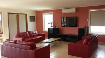 Holiday Makers - Your Accommodation 1