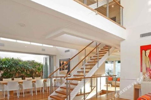 R & W Noosa Holidays 19 The Esplanade - Your Accommodation 3