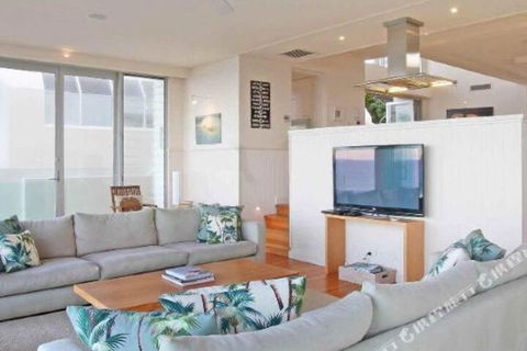 R & W Noosa Holidays 19 The Esplanade - Your Accommodation 5