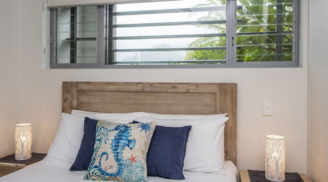 Magnetic Blue Waterfront Apartments - Your Accommodation 3