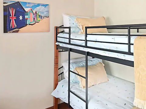 Sun, Beach, Shops, Wifi, Netflix - Your Accommodation 5