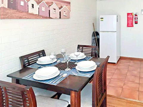 Sun, Beach, Shops, Wifi, Netflix - Your Accommodation 4