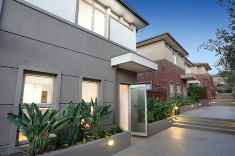 Kew Luxurious Townhouse - Your Accommodation 1
