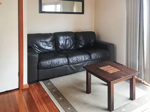Home Near Shops & Beach - Your Accommodation 2