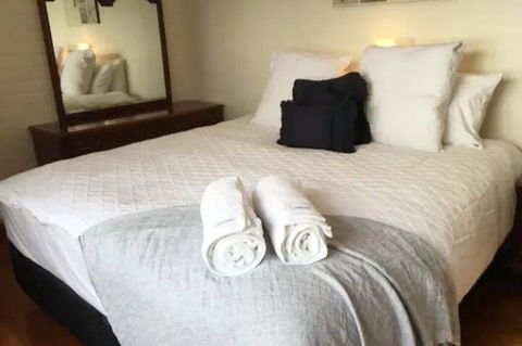Home Near Shops & Beach - Your Accommodation 0