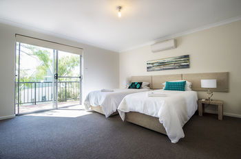 Forte Capeview Apartments - Your Accommodation 1