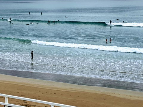 Alices Palace 2 Minute Walk To Lifeguard Patrolled Surf Beach - Your Accommodation 2