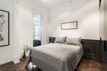 Stunning City Apartment H350 - Your Accommodation 3