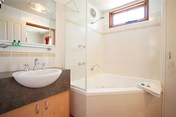 Yarraby Holiday Park - Your Accommodation 1