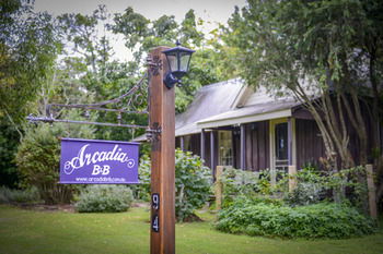 Arcadia Bed & Breakfast & Cottages - Your Accommodation 0