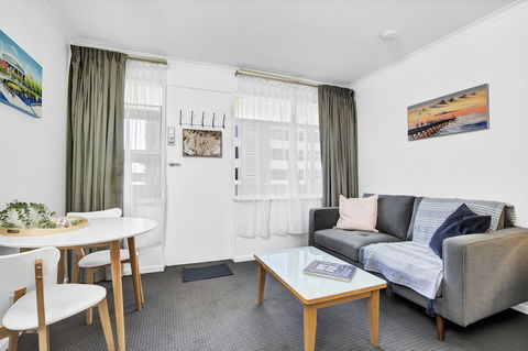 Bayscape Studio Glenelg - Your Accommodation 2