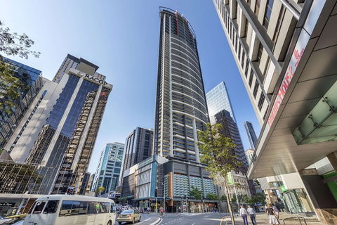 Oaks Aurora Tower - Your Accommodation 3