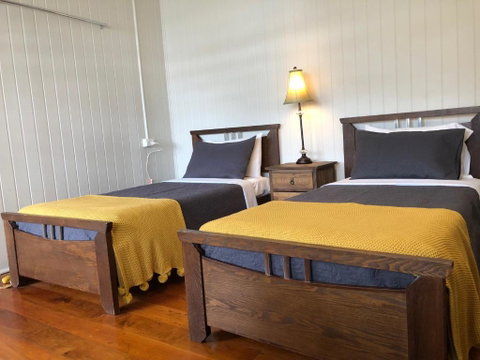 Five 3 Five - The Beachside Barracks - Your Accommodation 4