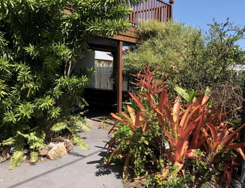 Five 3 Five - The Beachside Barracks - Your Accommodation 5