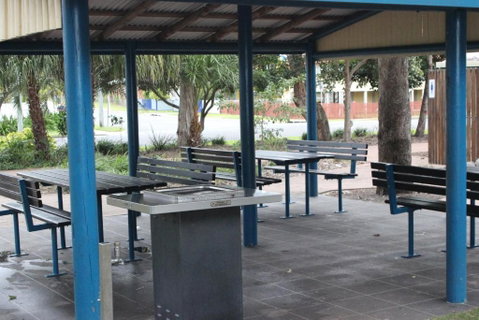 Five 3 Five - The Beachside Barracks - Your Accommodation 2