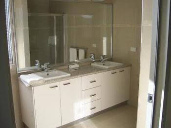 Harbour Views - Your Accommodation 1