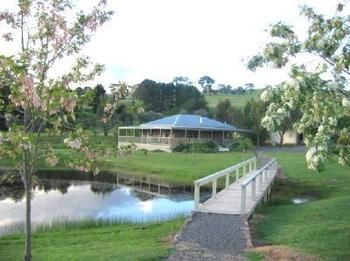 Buttercup Cottage & Private Apartment - Your Accommodation 0
