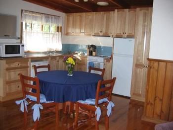 Buttercup Cottage & Private Apartment - Your Accommodation 6