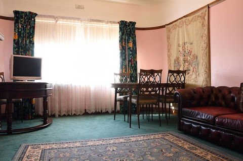 Apartments Downtown - Your Accommodation 4