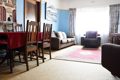 Apartments Downtown - Your Accommodation 5