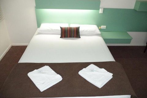 Longreach Motel - Your Accommodation 5