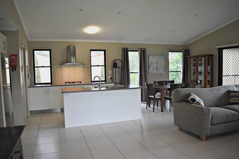 Melawondi Spring Retreat - Your Accommodation 5