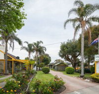 Lazy Acre Log Cabins - Your Accommodation