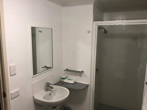 Airlie Waterfront Accommodation - Your Accommodation 5