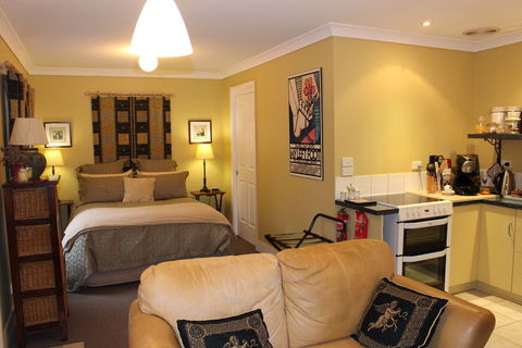 Ivy On Glenelg - Your Accommodation 5