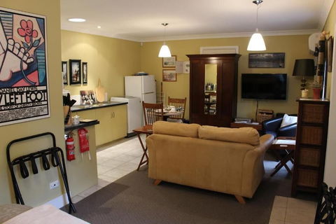 Ivy On Glenelg - Your Accommodation 3