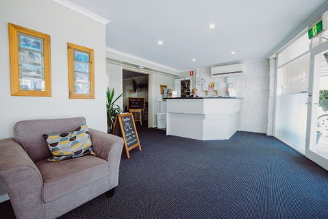 Artesian Spa Motel - Your Accommodation 5