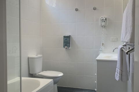 Ashton Motel - Your Accommodation 3