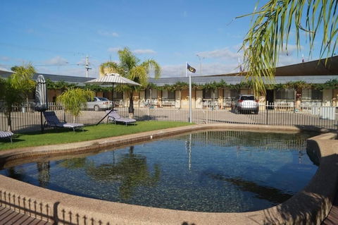 Bell Tower Motor Inn - Your Accommodation 4